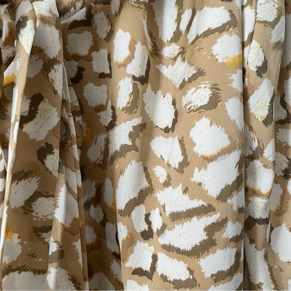 Kittenish Tan Leopard print satin Paperbag Shorts size Large - Picture 3 of 6